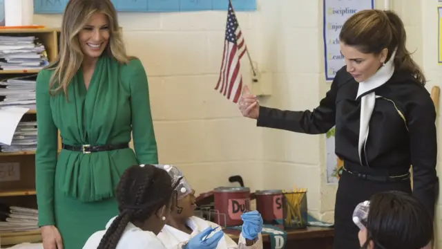 Melania Trump en una escuela