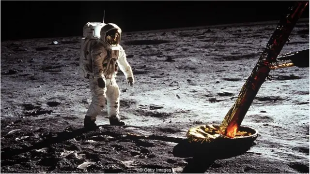 मिशन मून