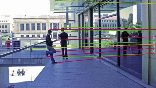 En traçant les reflets d'une image, il est facile de repérer les faux s'ils ne sont pas alignés.