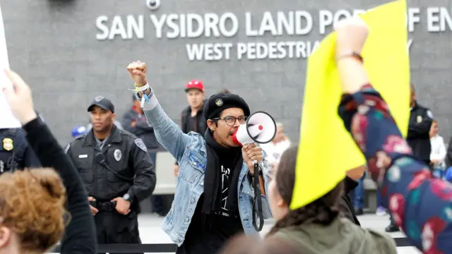 Protestas contra Donald Trump en San Ysidro, en la frontera entre Estados Unidos y México