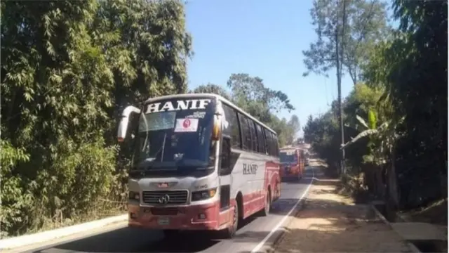 রোহিঙ্গা শরণার্থীদের দ্বিতীয় দলকে সোমবার চট্টগ্রামে এনে রাখা হয়েছিল।