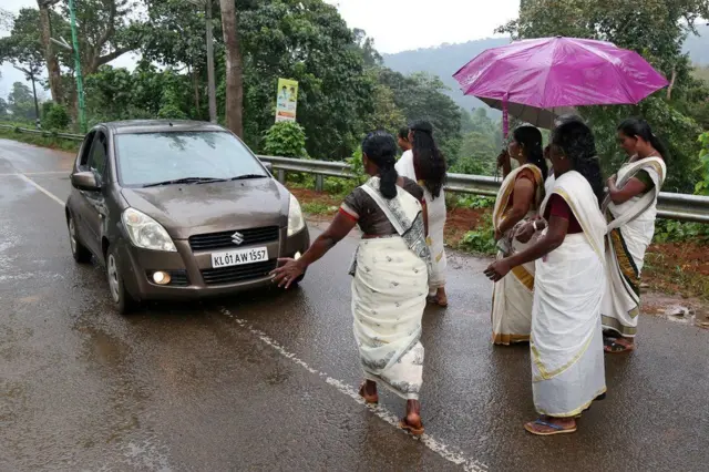 శబరిమలలో ఆందోళనకారులు