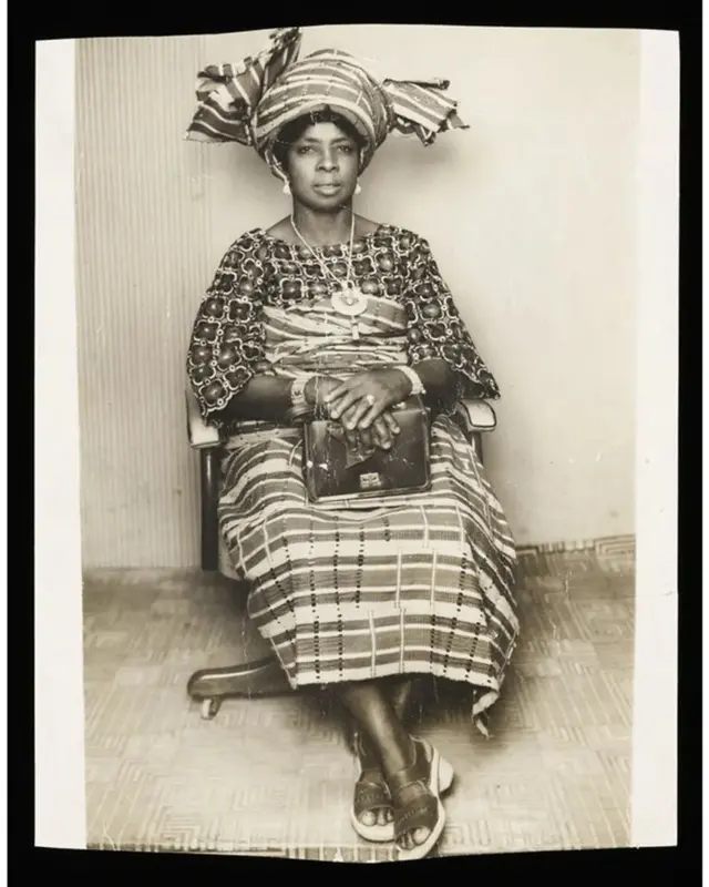 Esther Suwaola, photographiée à Akure, Ondo, Nigeria en 1960, l'année qui a vu de nombreux pays africains accéder à l'indépendance