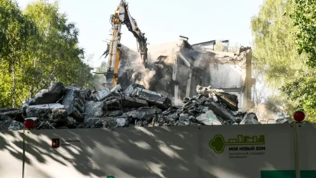 Развалины пятиэтажки