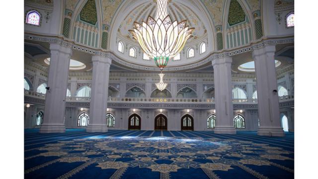 صورة للمسجد من الداخل