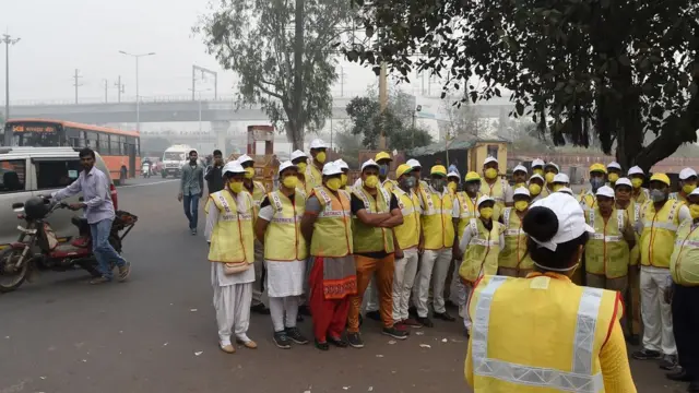 জোড়-বিজোড় নিয়ম চালু করার আগে দিল্লিতে স্বেচ্ছাসেবীদের প্রশিক্ষণ