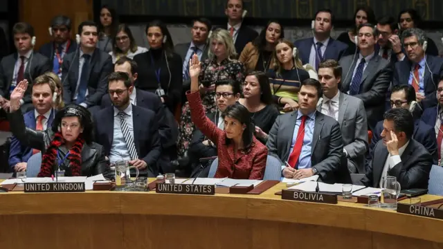 সিরিয়ায় রাসায়নিক হামলা চালানোর বিষয়ে জরুরি বৈঠক করে জাতিসংঘের নিরাপত্তা পরিষদ