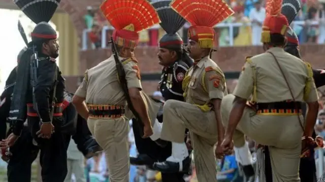 वाघा बॉर्डर पर बीटिंग रिट्रीट