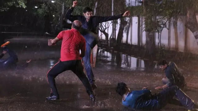 திரைப்பட விமர்சனம் : இணையதளம்