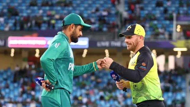 పాక్ ఆస్ట్రేలియా కెప్టెన్లు