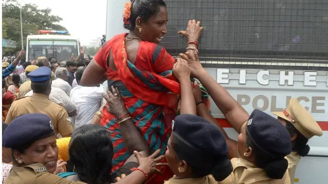 காவல் துறையினர்