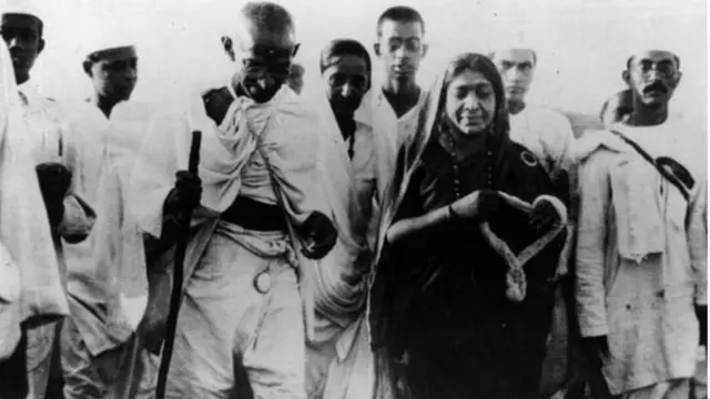 గాంధీ, సరోజినీ నాయుడు