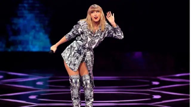 taylor swift, AMAs, netflix, copyrights