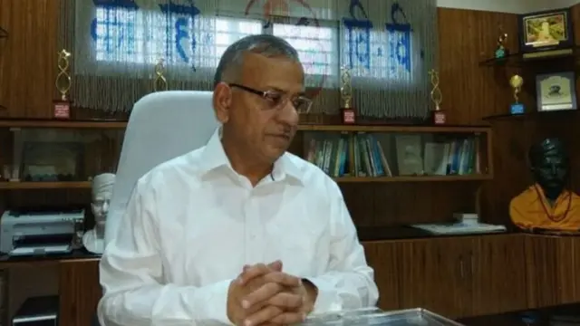 बीएचयू के वाइस चांसलर प्रोफ़ेसर गिरीश चंद्र त्रिपाठी