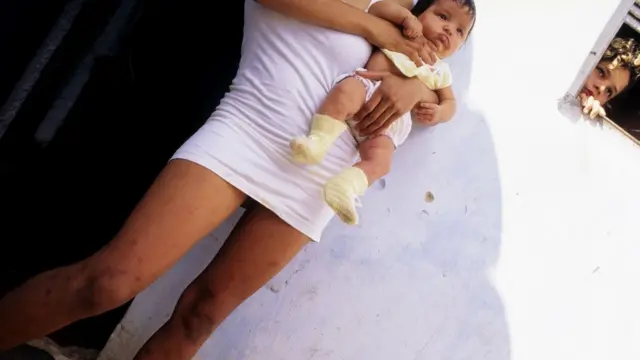 Une adolescente mère au Brésil