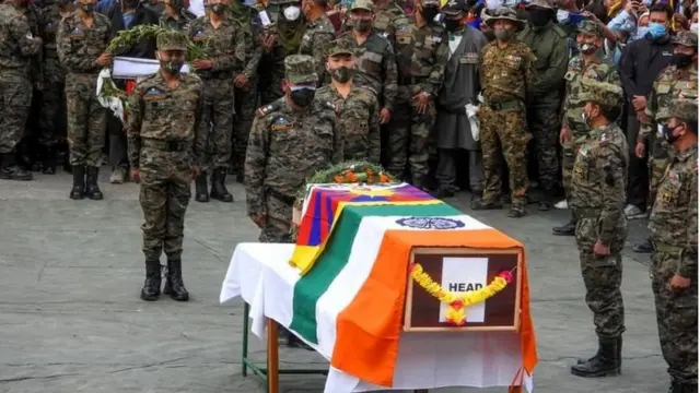સૈન્ય સન્માન સાથે અંતિમ વિદાય