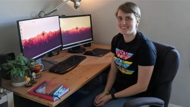 莎拉表示，在家上班压力和焦虑要小得多。