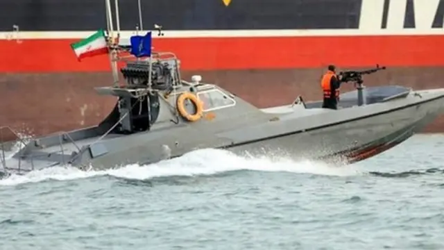 혁명수비대는 국영 언론을 통해 유조선이 인근 아랍권 국가로 경유 70만L를 밀수하려 했다고 설명했다