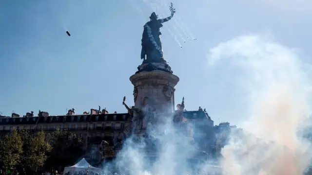 слезоточивый газ