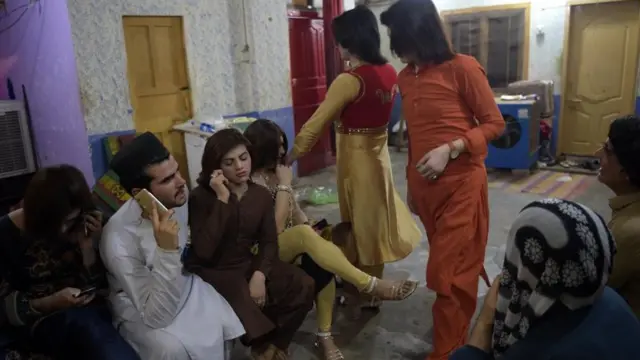 Proteges getting ready to go out at Naina's house