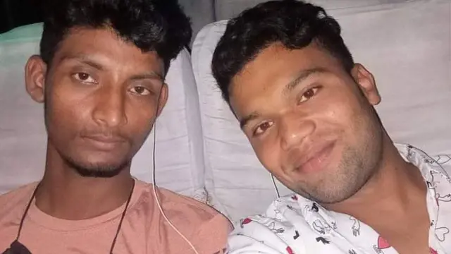 এক বন্ধুকে সাথে মোঃ আব্দুল আলিম।