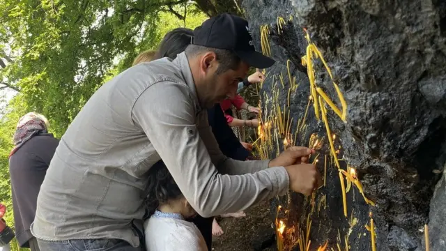 Şam yandıran kişi