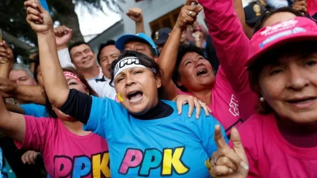 Seguidores del partido PPK celebraron ya como una victoria definitiva el resultado del escrutinio, pese a no ser definitivo.