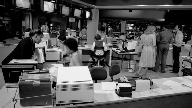 চ্যানেলের যাত্রা শুরুর প্রথম দিনে সদর দপ্তরে দারুণ উত্তেজনা - পয়লা জুন ১৯৮০