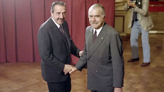 Raúl Alfonsín e José Sarney, presidentes da Argentina e do brasil, respectivamente