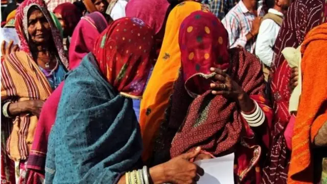 گاؤں، خواتین