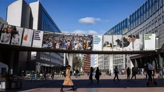 صورة من أمام البرلمان الأوروبي في بروكسل