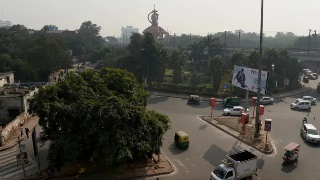 करोल बाग की हनुमान मूर्ति