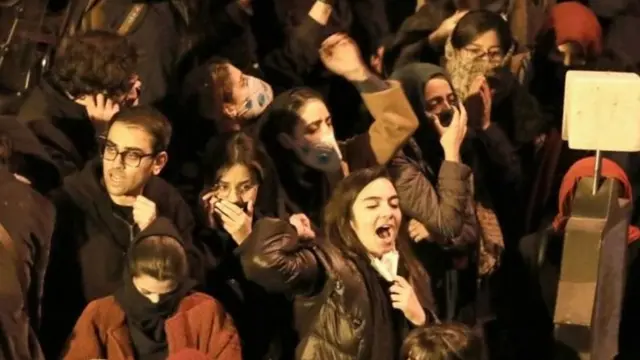 இரானில் பிரிட்டனின் தூதர் கைது - அரசுக்கு எதிராக செயல்பட்டதாக குற்றச்சாட்டு