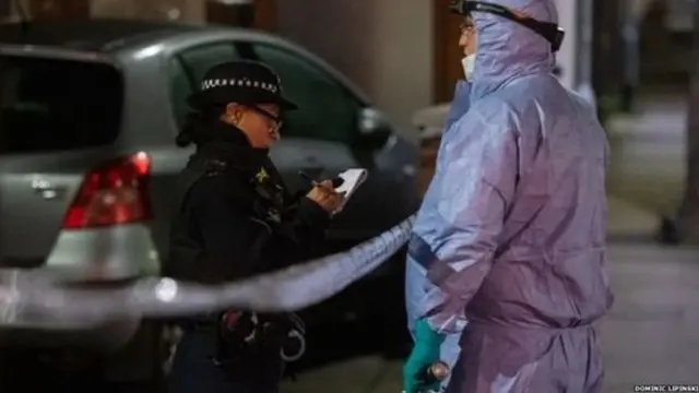 ਝੜਪ ਦੀ ਇਹ ਘਟਨਾ ਐਤਵਾਰ ਰਾਤ ਨੂੰ ਸਾਢੇ ਸੱਤ ਵਜੇ ਦੇ ਕਰੀਬ ਪੂਰਬੀ ਲੰਡਨ ਦੇ ਇਲਫੋਰਡ ਵਿੱਚ ਰੈੱਡਬਰਿਜ ਦੇ ਸੈਵਨ ਕਿੰਗਜ਼ ਖੇਤਰ 'ਚ ਵਾਪਰੀ