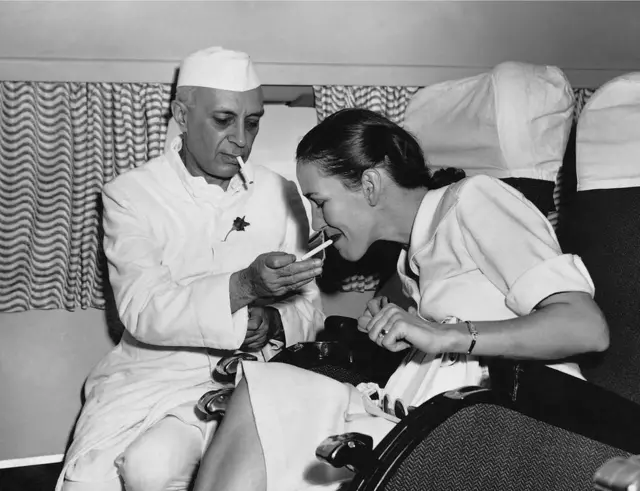 జవహర్ లాల్ నెహ్రూ, సిమోన్