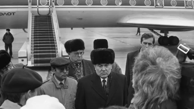 Назарбаєв в аеропорту