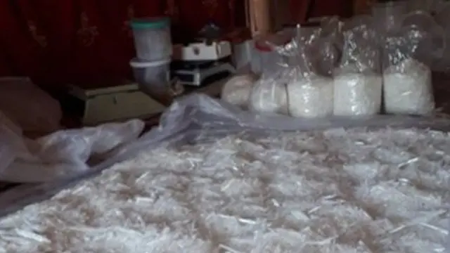 هشدار اتحادیه اروپا: افغانستان در حال تبدیل شدن به تولید کننده عمده مخدر 'شیشه' است - BBC News فارسی