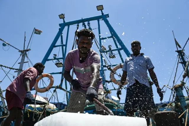 "අපි ඉල්ලන්නේ ධීවර රැකියාවෙන් ජීවත් වෙන අපේ ජීවිතවලට තර්ජනයක් වෙන ඉන්දීය ධීවර ගැටළුව විසදලා දෙන්න ලංකාවේ රජය ඉන්දියාවේ අගමැතිවරයාගෙන් ඉල්ලන්න කියලා."