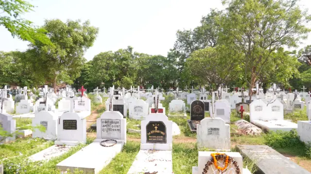 जगदलपुर में ईसाई समुदाय का कब्रिस्तान.