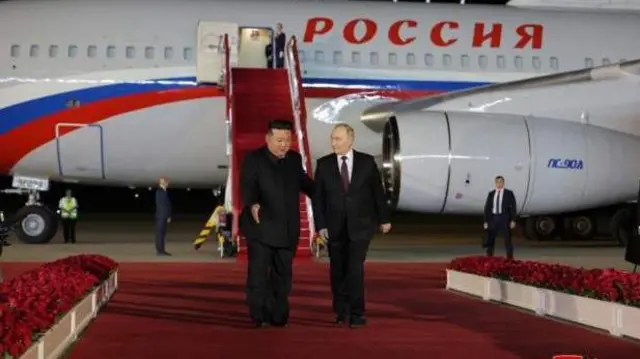 লাল গালিচা সংম্বর্ধনা