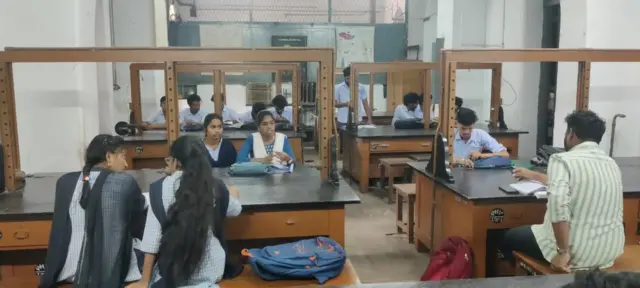 ఏవీఎన్ కళాశాల విద్యార్థులు