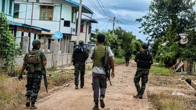 পিডিএফ মিলিশিয়াদের হামলায় মিয়ানমারের সামরিক বাহিনীর বহু সৈন্য হতাহত হয়েছে