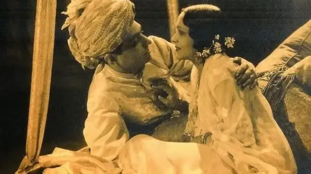 رائے اور رانی نے 1934 میں انڈیا کا پہلا پروفیشنل فلم سٹوڈیو بامبے ٹاکیز قائم کیا