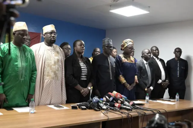 Les leaders de la plateforme de la plateforme de la société civile "Aar sunu election"