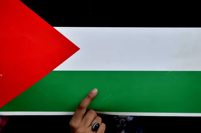 لږ تر لږه ۱۴۰ هېوادونو د فلسطین دولت په رسمیت پېژندلی