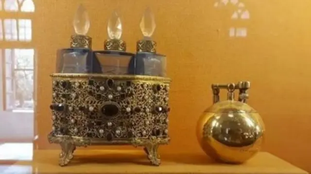 مکرم جاہ، دولت