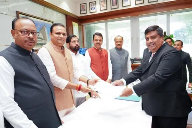 राहुल नार्वेकर यांच्यासह मुख्यमंत्री देवेंद्र फडणवीस, उपमुख्यमंत्री एकनाथ शिंदे, उपमुख्यमंत्री अजित पवार आणि महसूलमंत्री चंद्रशेखर बावनकुळे (संग्रहित फोटो)