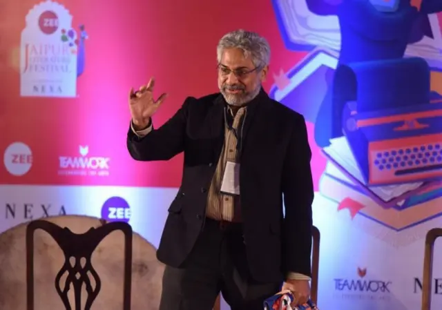 செல்ஃபோன் வேவுபார்க்கப்பட்ட விவகாரம்