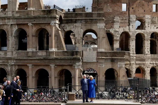 kralj i kraljica, kralj čarls i kraljica kamila u italiji