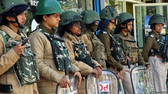 महिला पुलिस